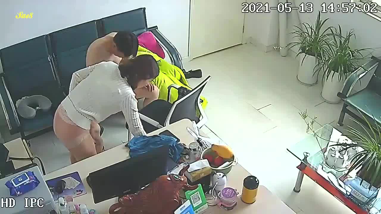 国产吃瓜村长和已婚会计阿姨长期在办公室偷情